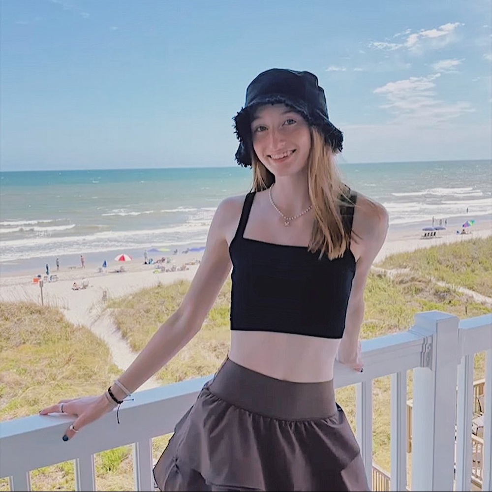 Meet your Posher, Amy